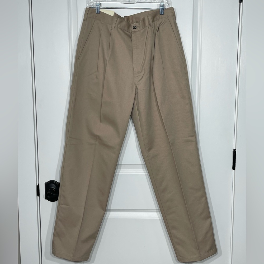 Men’s Crossbow wrinkle resistant khaki pants
